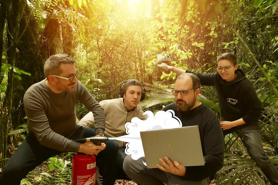 l'équipe d'Hominidez, chefs de projets, développeur full-stack, graphiste, Community manager, photographe
